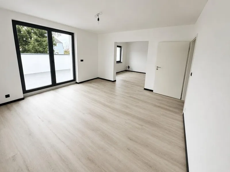 Wohnen mit Charakter: Grozügige 4-Zimmer-Wohnung in Berlin-Spandau — photo 1